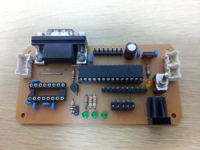 16F873A XC8開発例 - LED点滅回路
